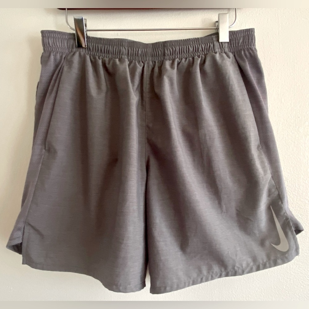 Nike Dri-FIT Challenger 2-in-1 shorts